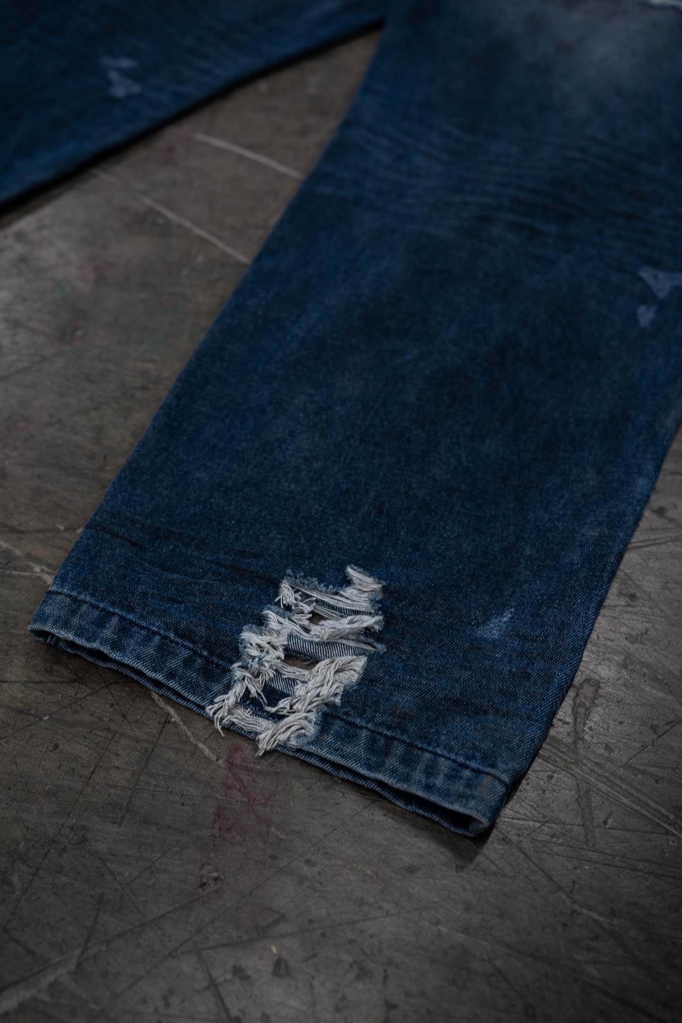 DARK BLUE DIRT WASH DENIM