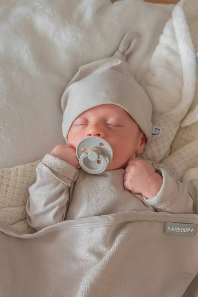 Pure Newborn hat with knot - Sand